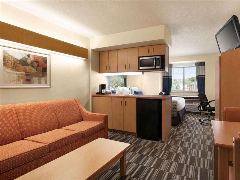 Microtel Inn & Suites By Wyndham Culpeper Exteriör bild